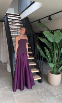 Helena - Abito lungo senza spalline con eleganza primaverile