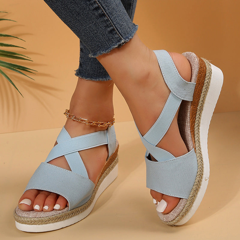 Clara - Sandalias negras de plataforma con tiras cruzadas