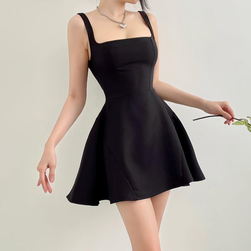 Charina - Minivestido acampanado negro