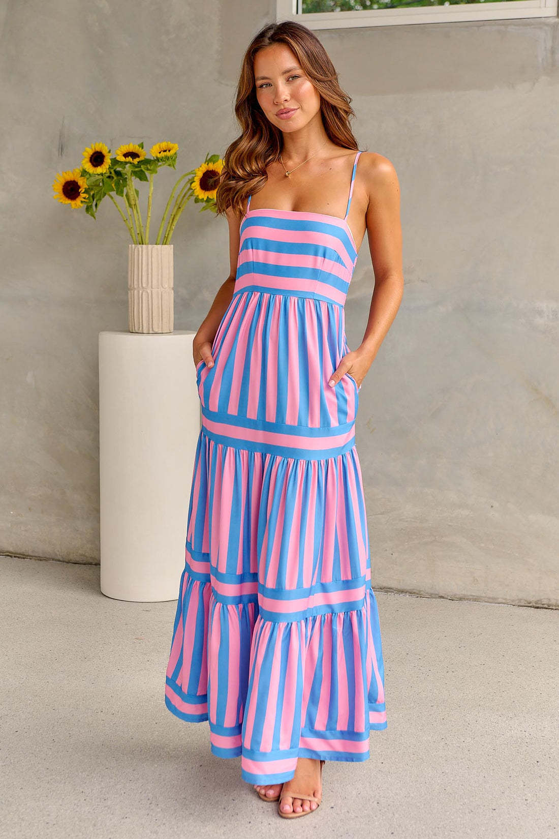 Sabrina - Grünes gestreiftes Maxikleid mit Stil und Frische