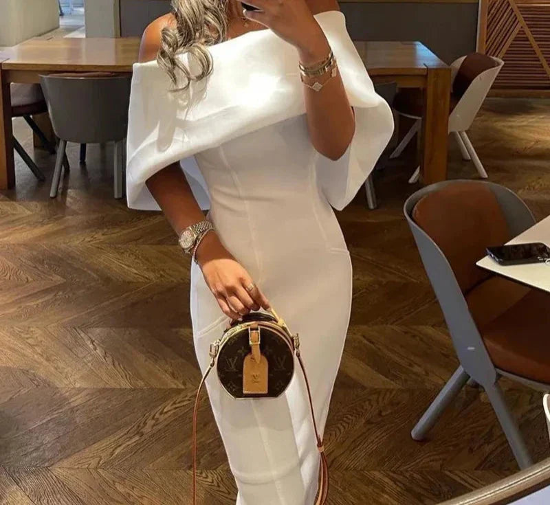 Phabíolla | Luxurious fitted midi dress with bare shoulders