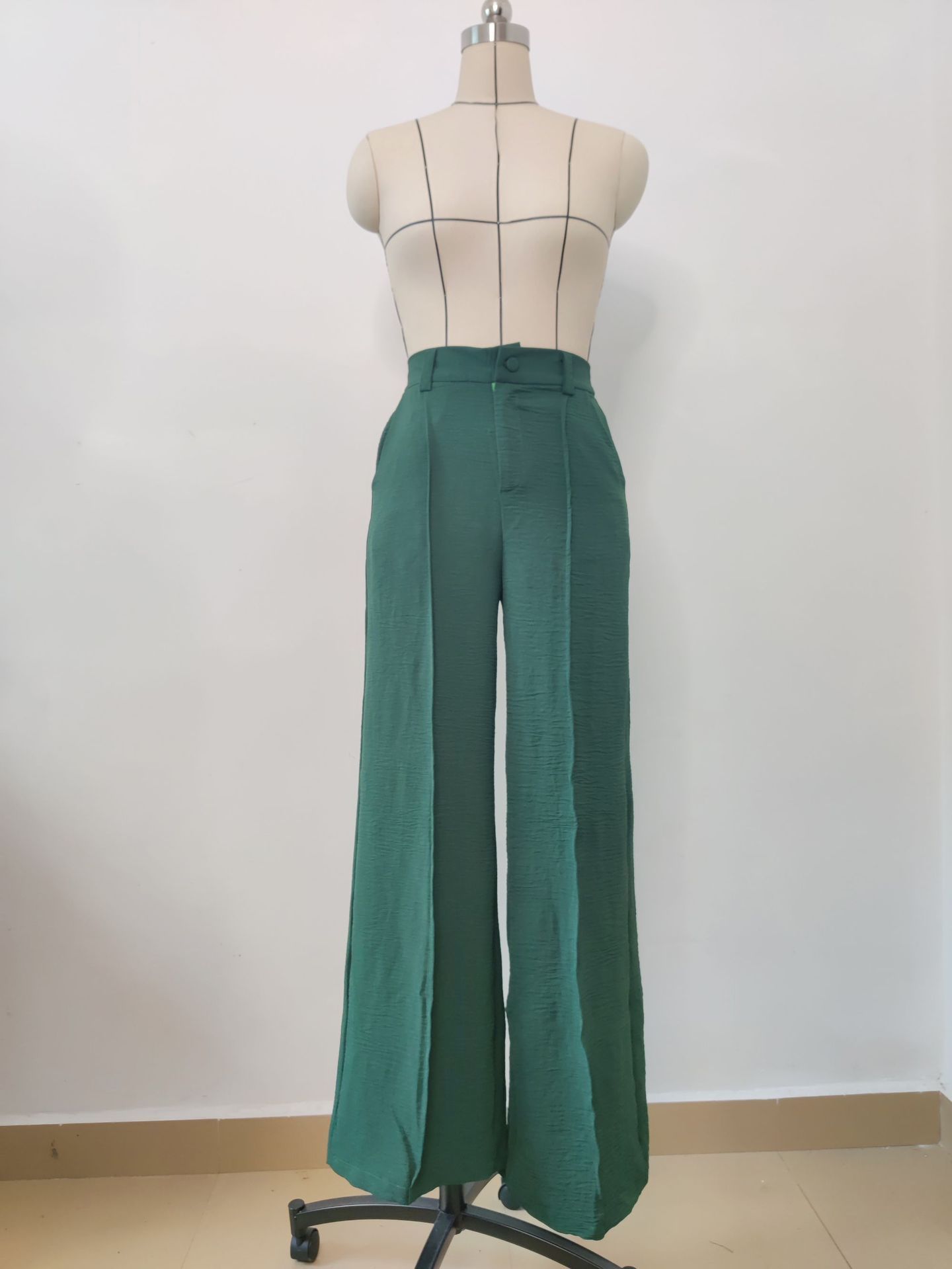 Light blue | Wide-leg, loose-fitting, pleated, solid-colour, casual trousers
