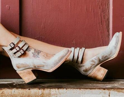 Emilia - Tacchi in pelle vintage con design a doppia fibbia