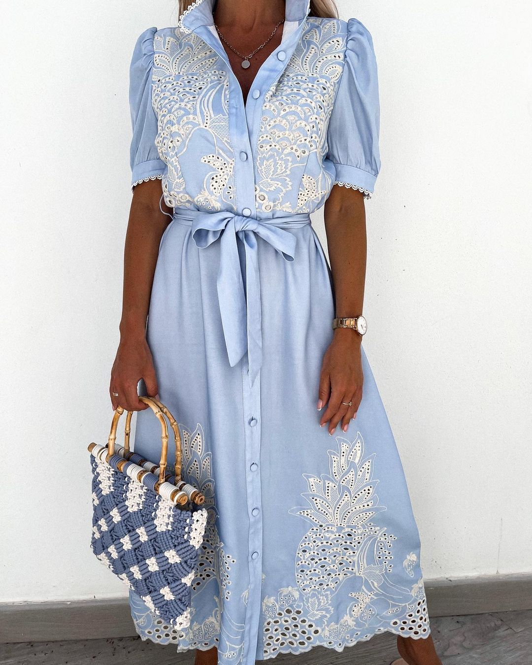Elena - Vestido midi blanco bordado