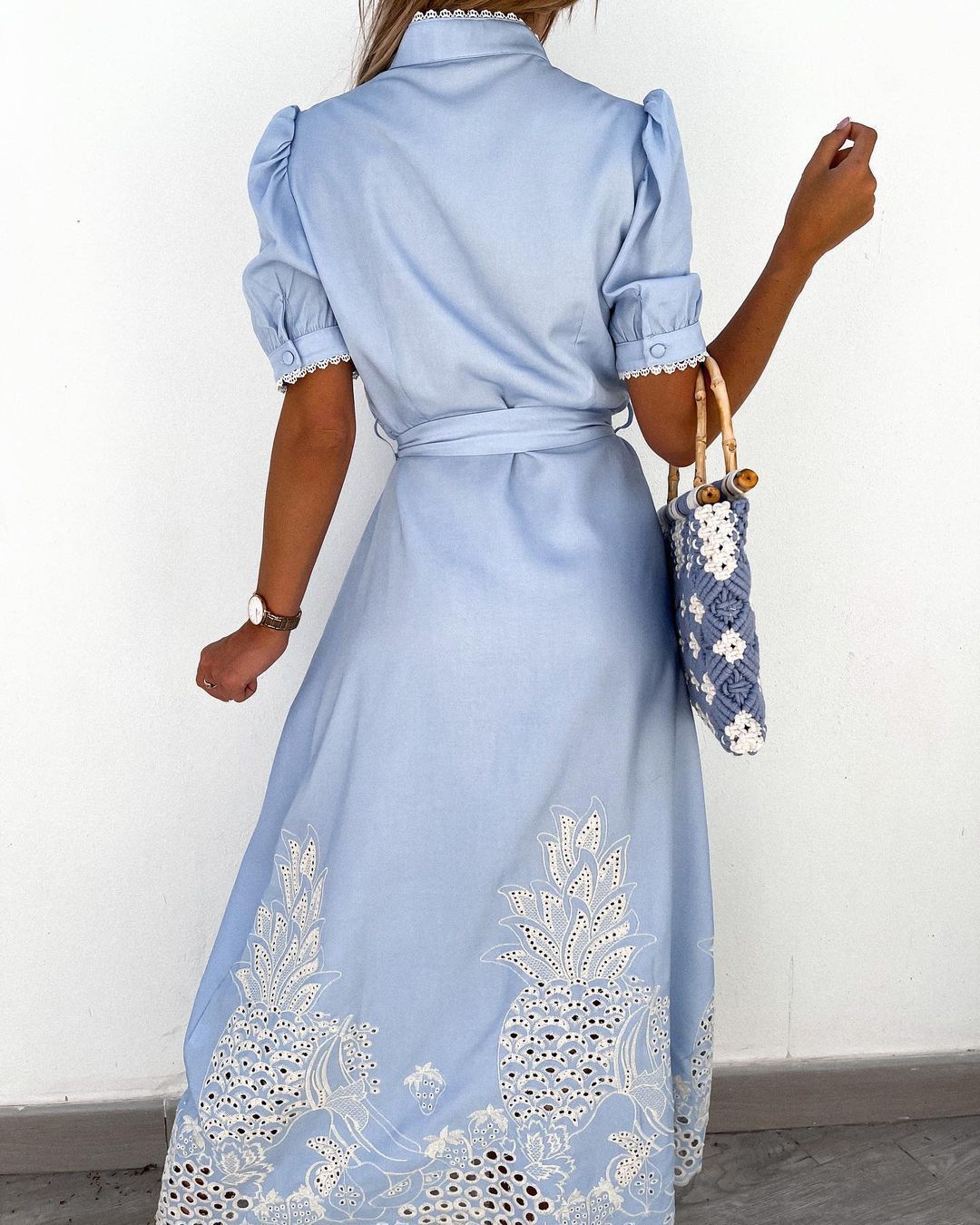 Elena - Vestido midi blanco bordado