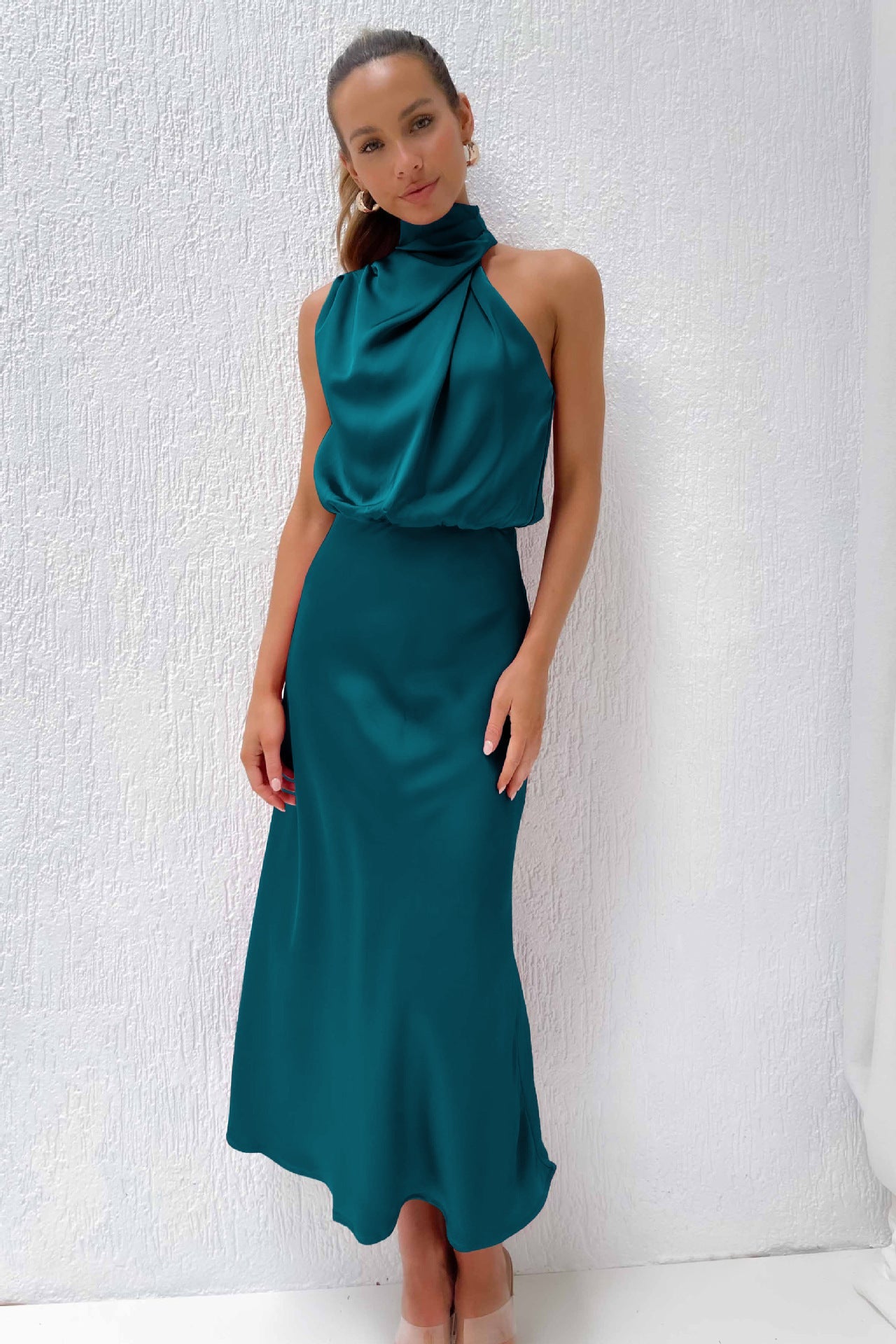 Sabrina - Abito midi in raso con design asimmetrico monospalla