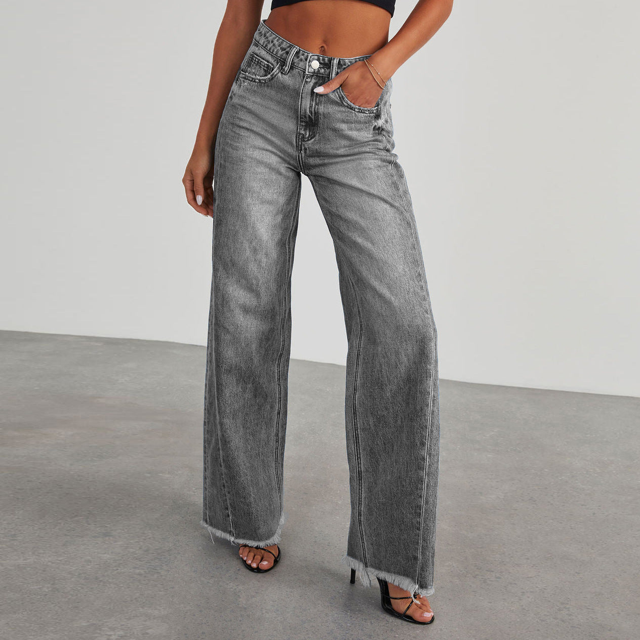 Carolina | Jeans alla moda a vita alta con tasche e vestibilità comoda e aderente.