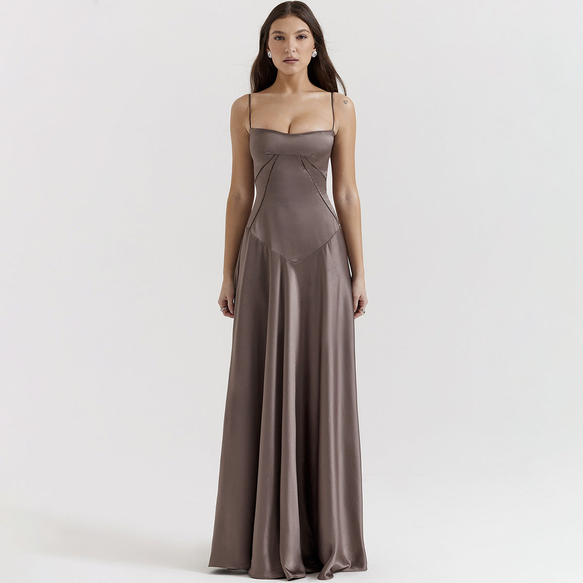 Selena - Maxi abito in raso con spalline sottili