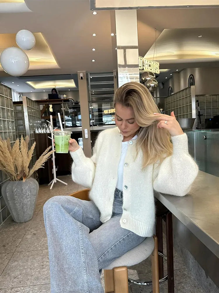 Giovanna | Cardigan in morbido mohair con scollo rotondo