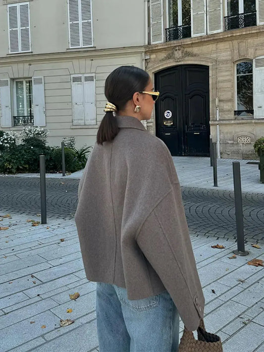 Ginevra | Cappotto da donna in lana con revers e abbottonatura