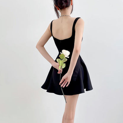 Charina - Minivestido acampanado negro