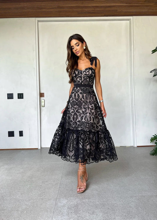 Luciana - Vestito midi in pizzo con fiocchi