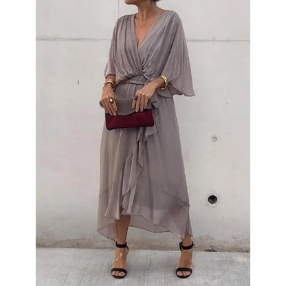 Sabrina - Fließendes V-Ausschnitt-Kleid mit verstellbarem Gürtel