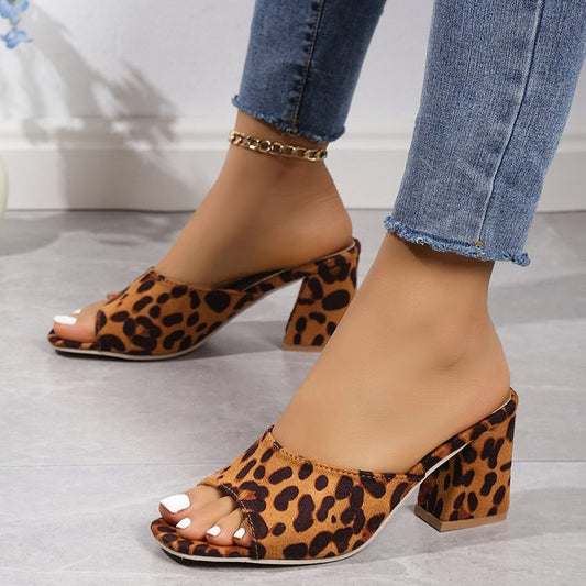 Mila - Sandalias abiertas con estampado de leopardo