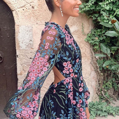 Florencia - Langes Blumenmusterkleid mit offenem Rücken